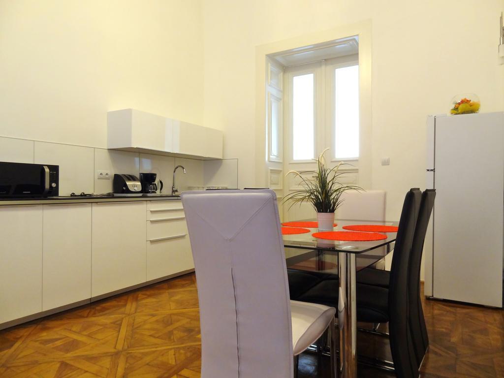Erzsebet Boulevard Apartment Budapest Ngoại thất bức ảnh